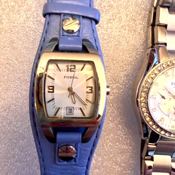 Fossil watch …needs battery… minimal wear - Picture 4 of 4